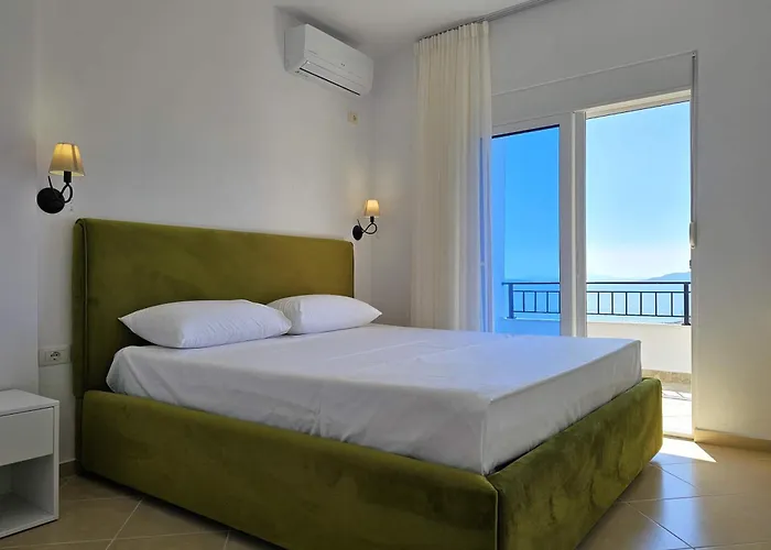 Ionian Blue Escape 304 - Happy